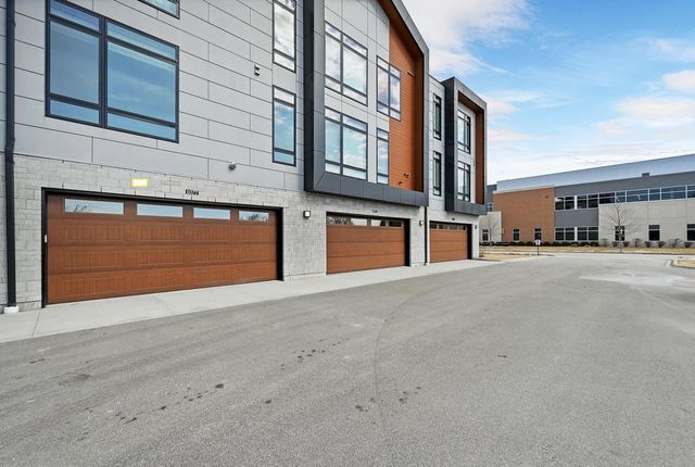 1077 BROOKWOOD DRIVE, Green Bay, WI 54304