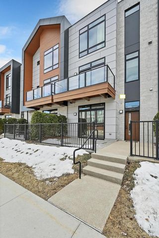 1077 BROOKWOOD DRIVE, Green Bay, WI 54304