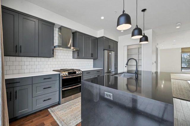 1077 BROOKWOOD DRIVE, Green Bay, WI 54304