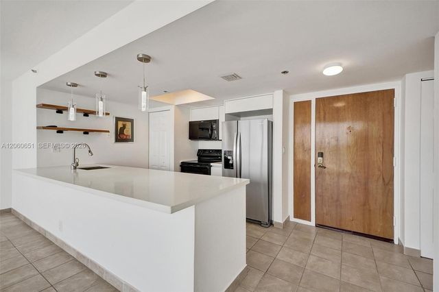7601 E Treasure Drive 717, North Bay Village, FL 33141