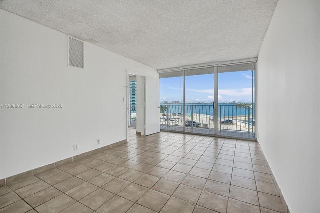 7601 E Treasure Drive 717, North Bay Village, FL 33141