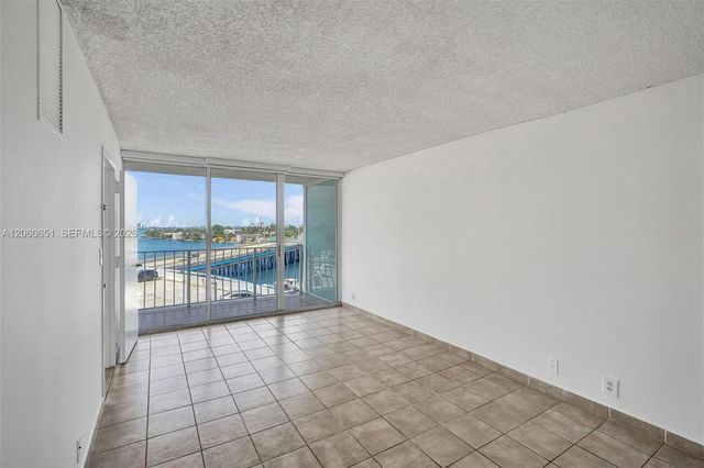 7601 E Treasure Drive 717, North Bay Village, FL 33141