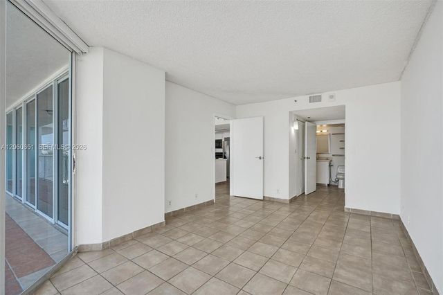 7601 E Treasure Drive 717, North Bay Village, FL 33141