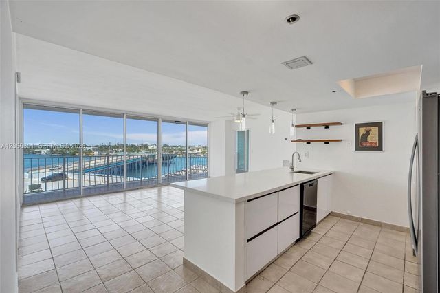 7601 E Treasure Drive 717, North Bay Village, FL 33141