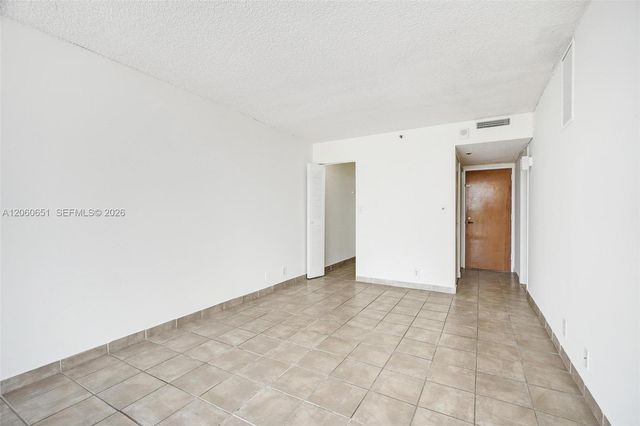 7601 E Treasure Drive 717, North Bay Village, FL 33141