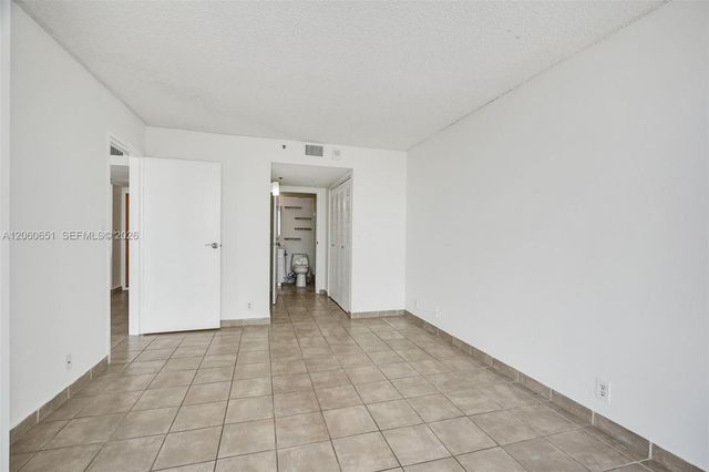 7601 E Treasure Drive 717, North Bay Village, FL 33141