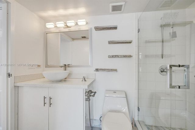 7601 E Treasure Drive 717, North Bay Village, FL 33141