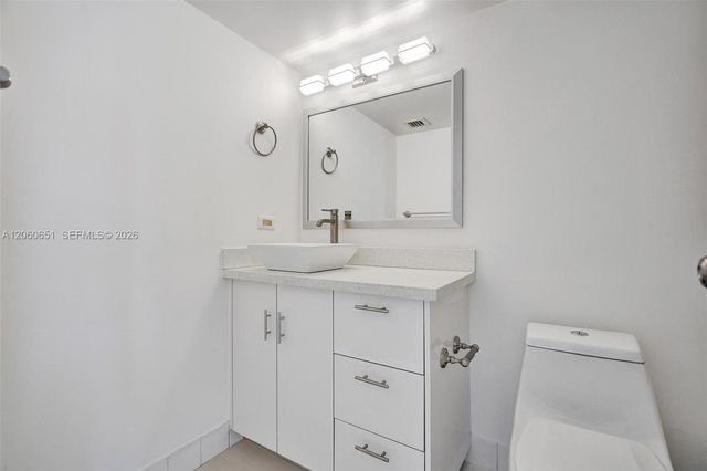7601 E Treasure Drive 717, North Bay Village, FL 33141