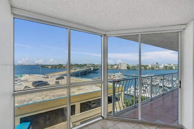 7601 E Treasure Drive 717, North Bay Village, FL 33141