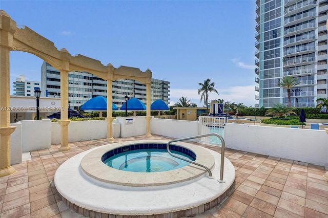 7601 E Treasure Drive 717, North Bay Village, FL 33141