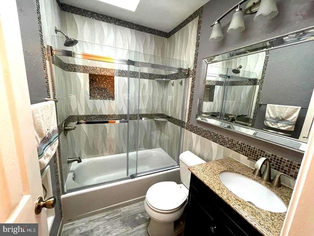 4011 SOUTHEND RD, Rockville, MD 20853