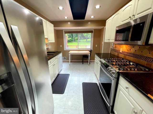 4011 SOUTHEND RD, Rockville, MD 20853