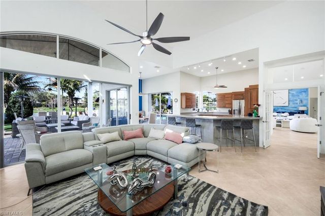 4401 Pond Apple DR S, Naples, FL 34119