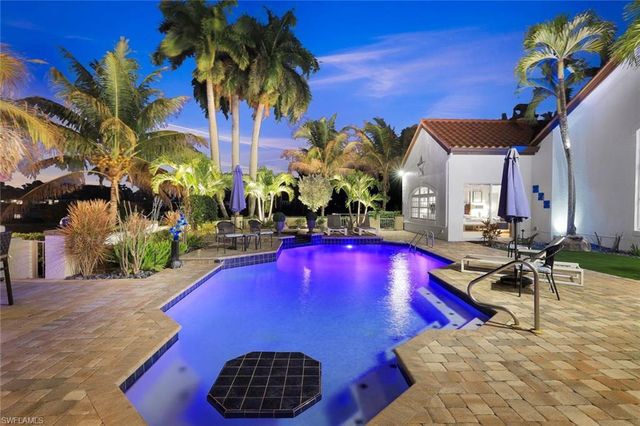 4401 Pond Apple DR S, Naples, FL 34119