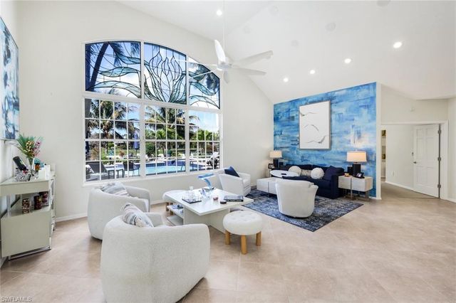 4401 Pond Apple DR S, Naples, FL 34119