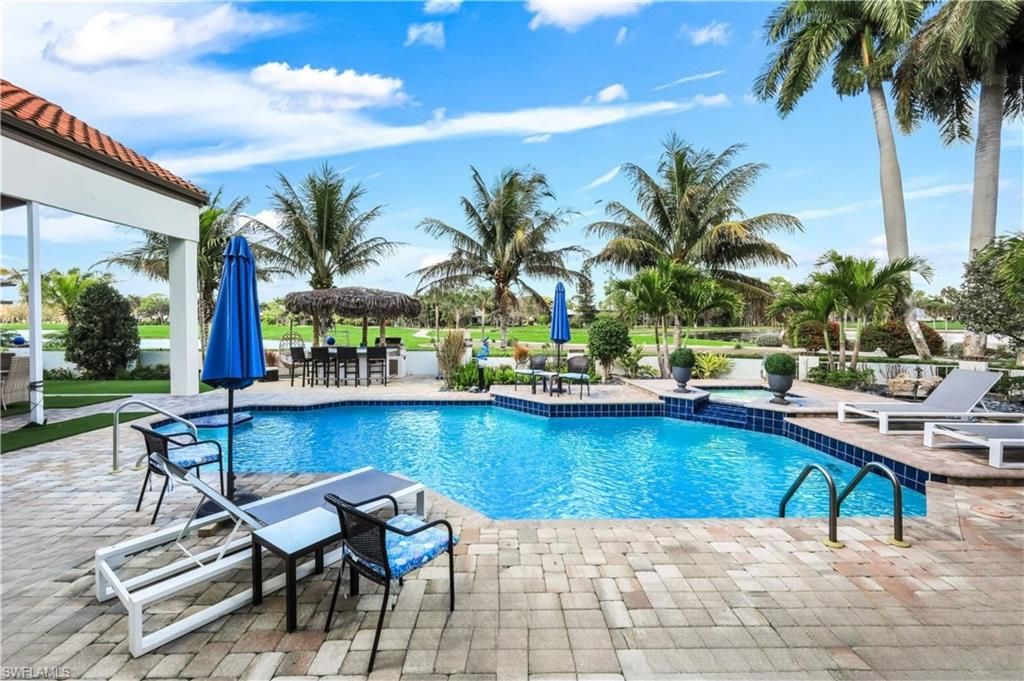 4401 Pond Apple DR S, Naples, FL 34119