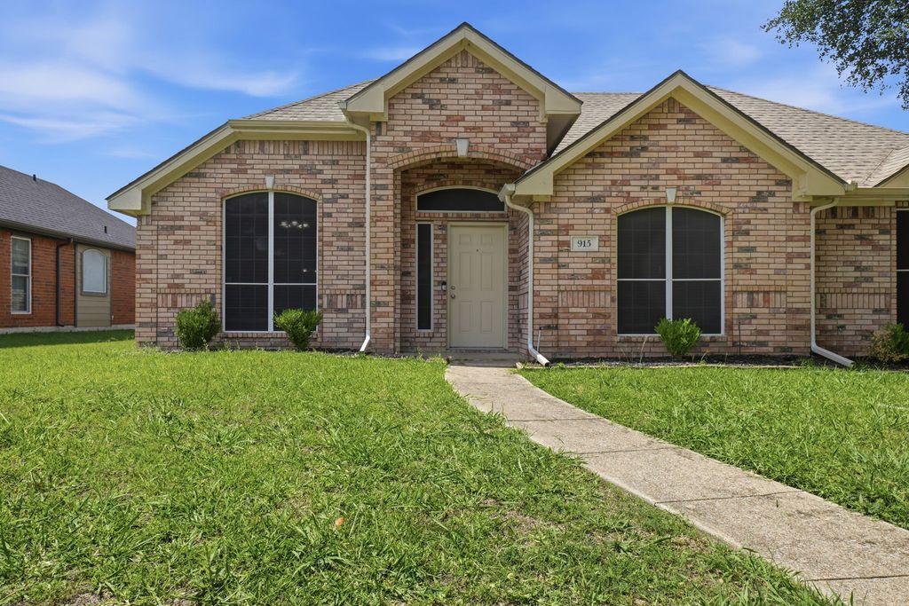 915 Sea Shell Drive, Mesquite, TX 75149