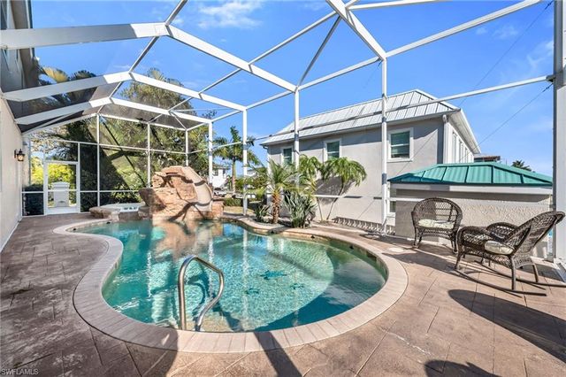 132 E Hilo ST, Naples, FL 34113