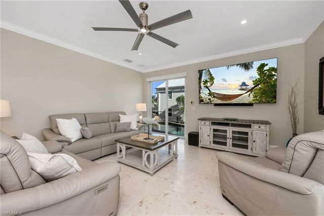 132 E Hilo ST, Naples, FL 34113