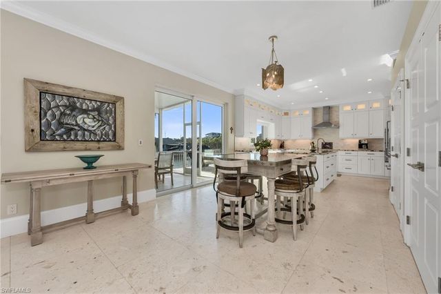 132 E Hilo ST, Naples, FL 34113