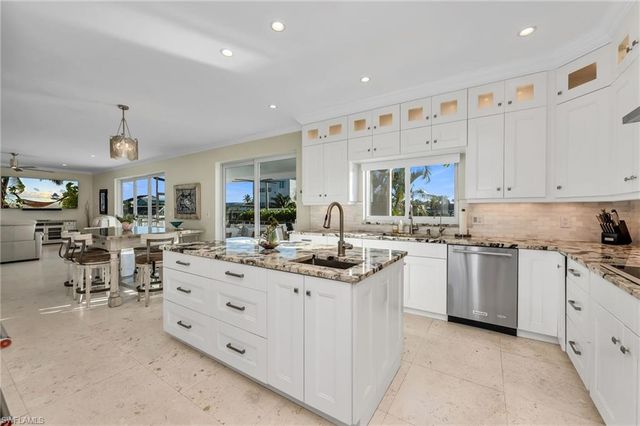 132 E Hilo ST, Naples, FL 34113