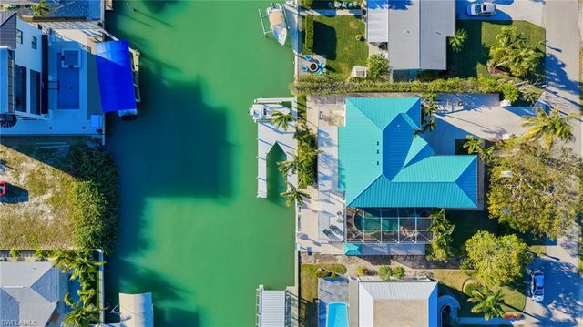 132 E Hilo ST, Naples, FL 34113