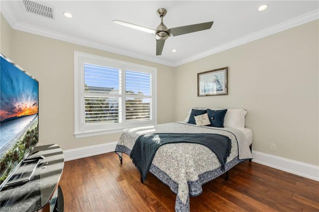 132 E Hilo ST, Naples, FL 34113