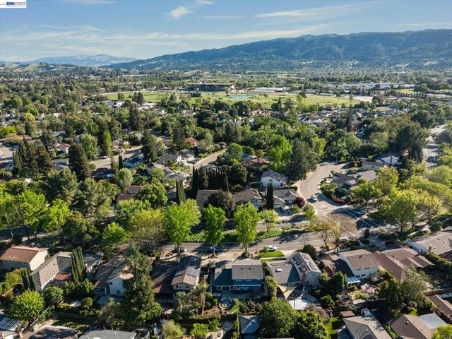 4767 Del Valle Pkwy, Pleasanton, CA 94566
