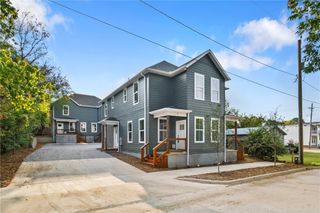 588 S Willow Avenue 1, Fayetteville, AR 72701