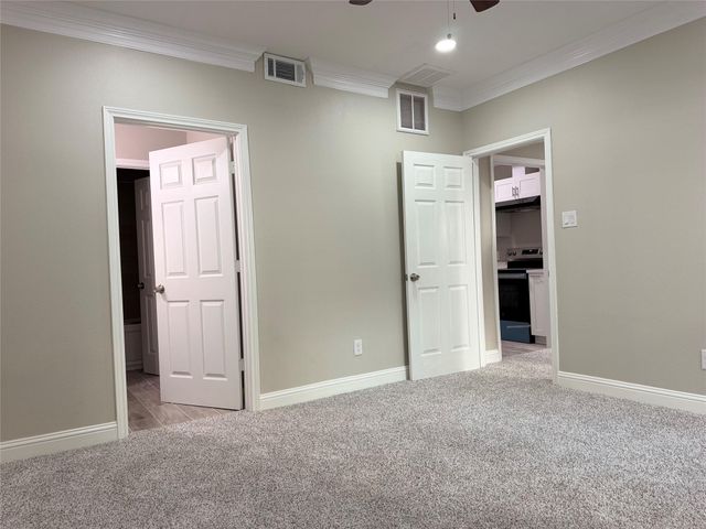 9707 Richmond Ave Apt 77, Houston, TX 77042