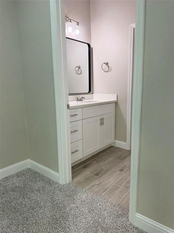 9707 Richmond Ave Apt 77, Houston, TX 77042