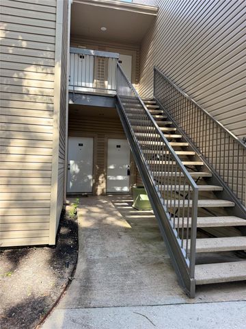 9707 Richmond Ave Apt 77, Houston, TX 77042