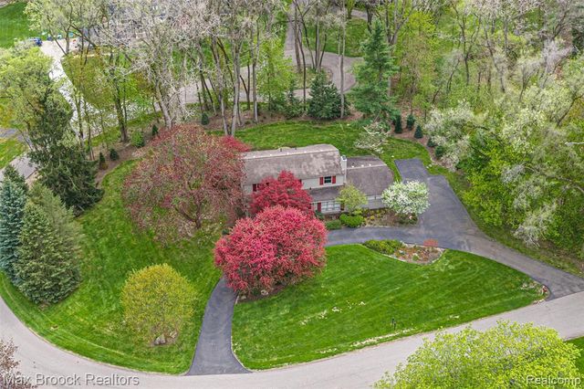 25933 Hersheyvale Drive, Franklin, MI 48025