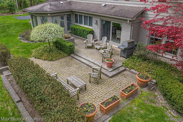 25933 Hersheyvale Drive, Franklin, MI 48025
