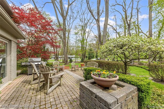 25933 Hersheyvale Drive, Franklin, MI 48025