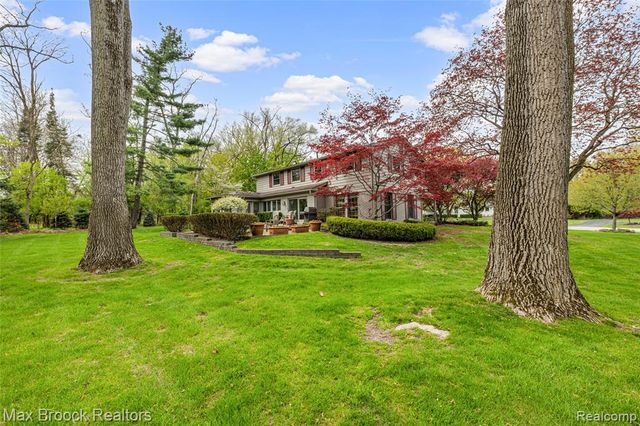 25933 Hersheyvale Drive, Franklin, MI 48025