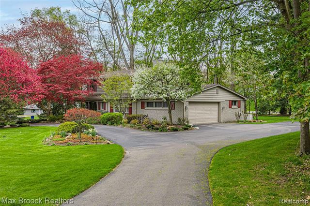 25933 Hersheyvale Drive, Franklin, MI 48025