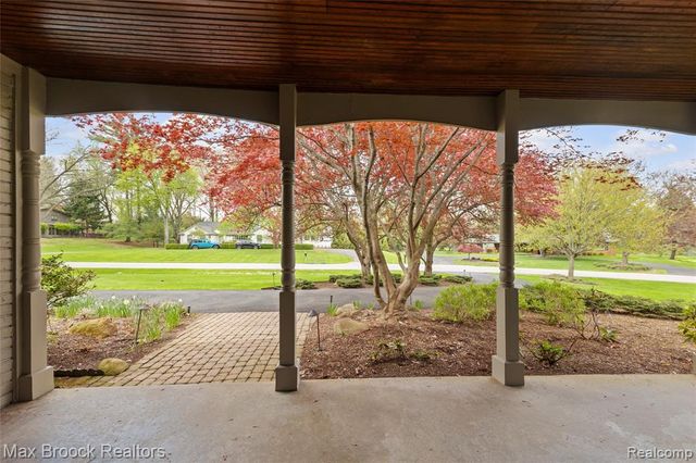 25933 Hersheyvale Drive, Franklin, MI 48025