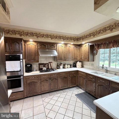 475 LARKSPUR LANE, Chambersburg, PA 17202