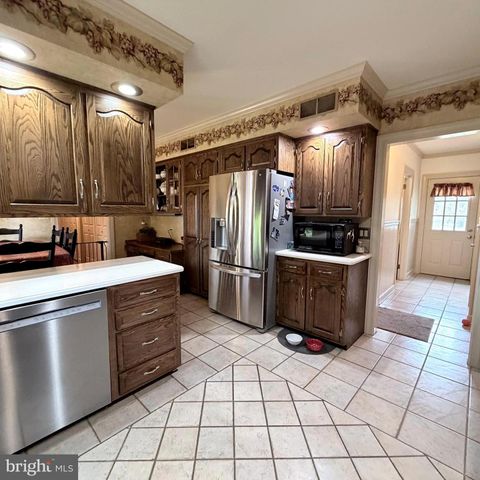 475 LARKSPUR LANE, Chambersburg, PA 17202