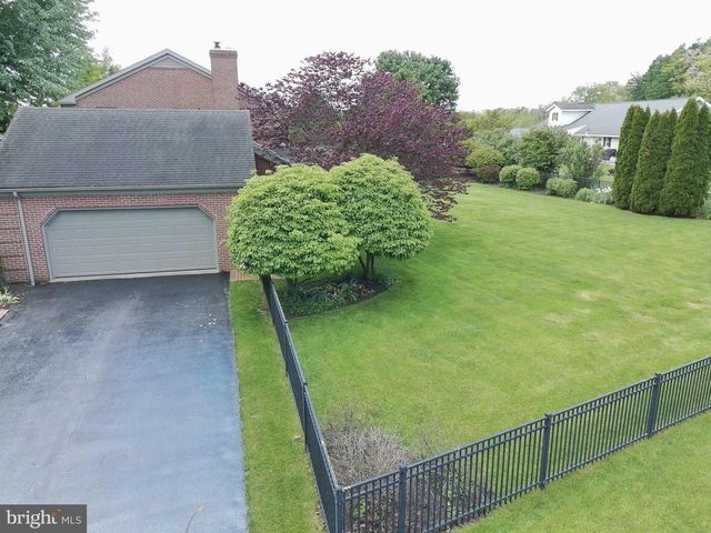 475 LARKSPUR LANE, Chambersburg, PA 17202