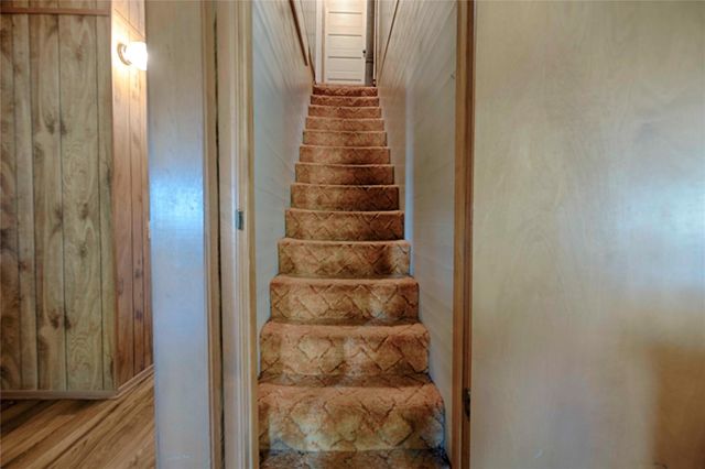 602 E Post Office ST, Weimar, TX 78962