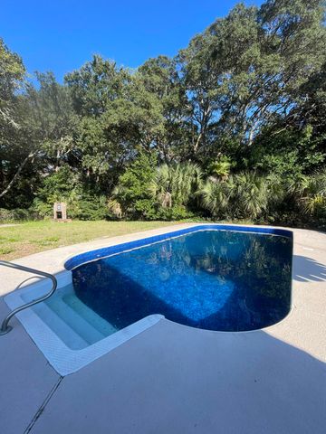 108 SE Waynel Circle Circle, Fort Walton Beach, FL 32548