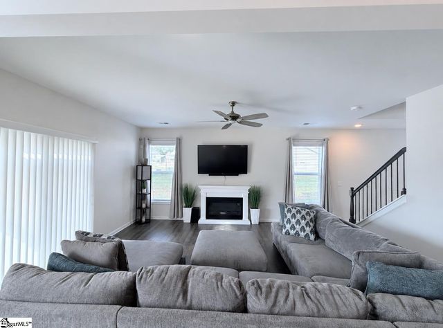 202 Ashborne Lane, Simpsonville, SC 29681