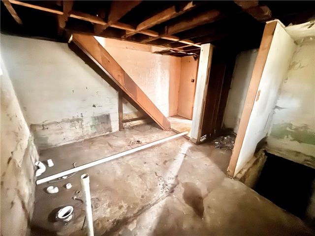 616 Conrad Ave, N Charleroi, PA 15022