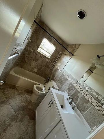 2831 NE Savannah Road, Jensen Beach, FL 34957