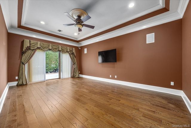 209 Windwatch Drive, Hauppauge, NY 11788