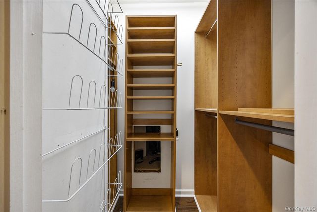 209 Windwatch Drive, Hauppauge, NY 11788