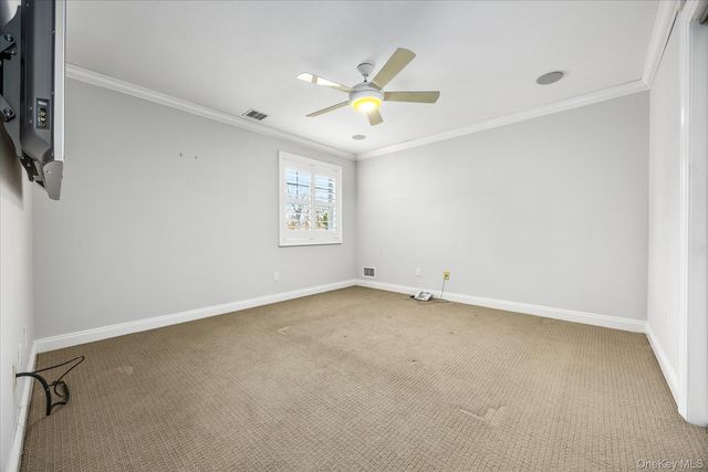 209 Windwatch Drive, Hauppauge, NY 11788