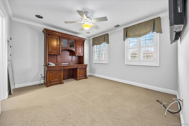 209 Windwatch Drive, Hauppauge, NY 11788